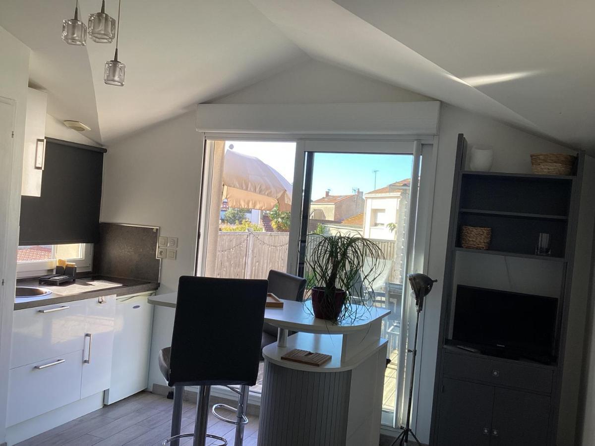 Apartamento Chaleureux T2 30 M2 Et Sa Terrasse Bois 18 M2 La Rochelle  Exterior foto